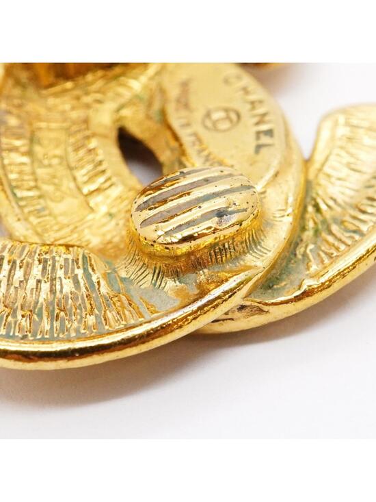 CHANEL CC Clip-On Vintage Meta Earrings | LOVAGAIN Chanel Cc Logo Clip-On Earrings Metal #276392C94B
